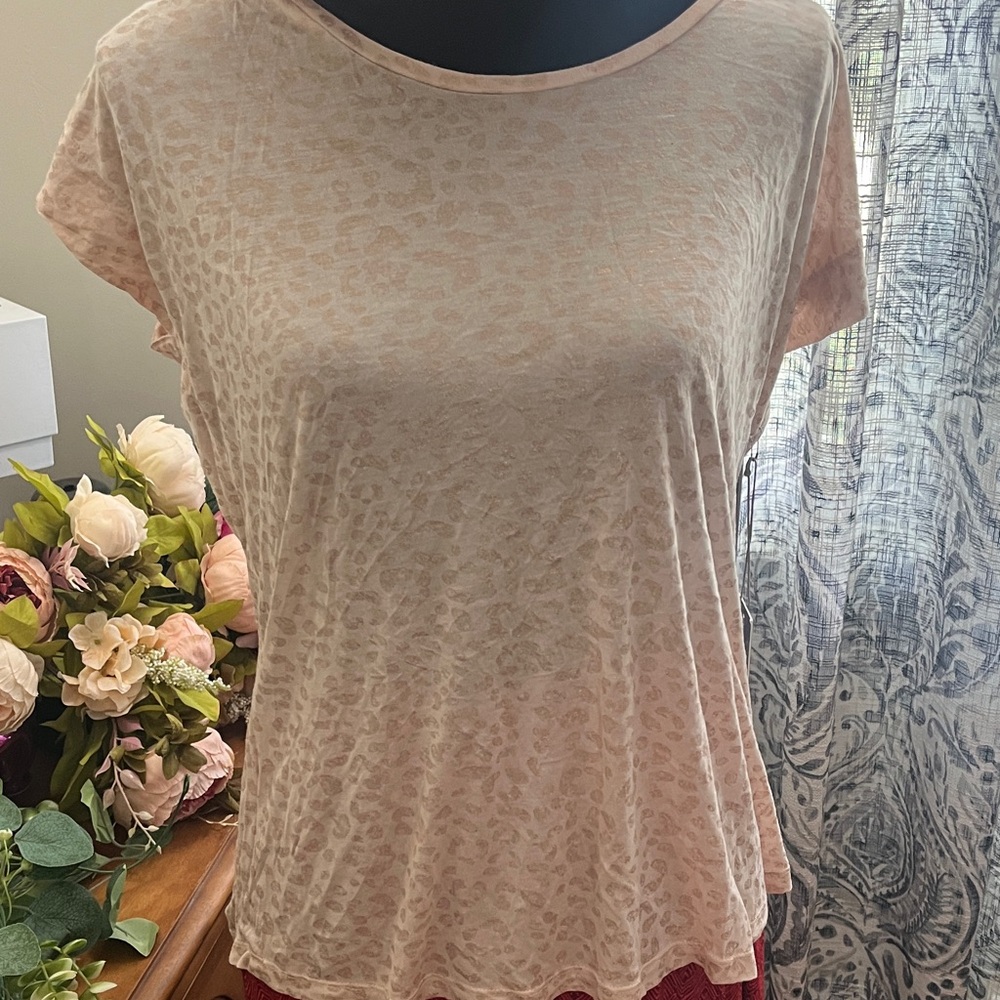 Jennifer Lopez Blush Leopard Print Short Sleeve Top